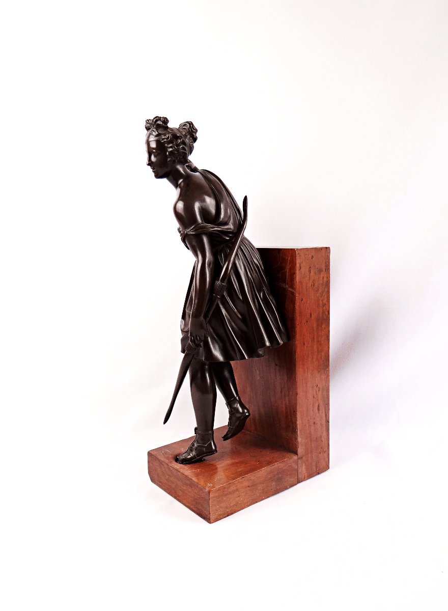 Diane chasseresse sculpture en bronze sur socle en bois fin XIXe-photo-4