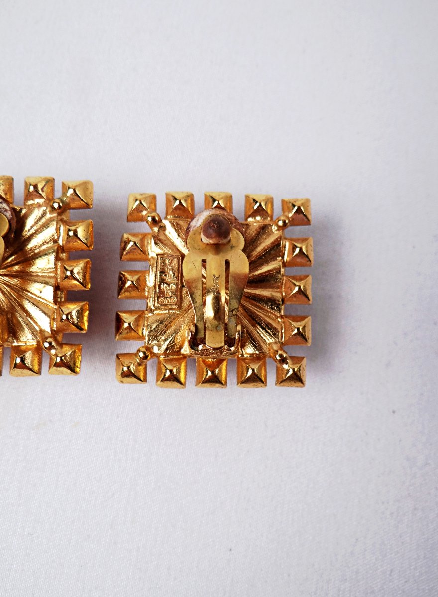 Pair Of Yves Saint Laurent & Goosens Gold-plated Clip-on Earrings With Gripoix-photo-4