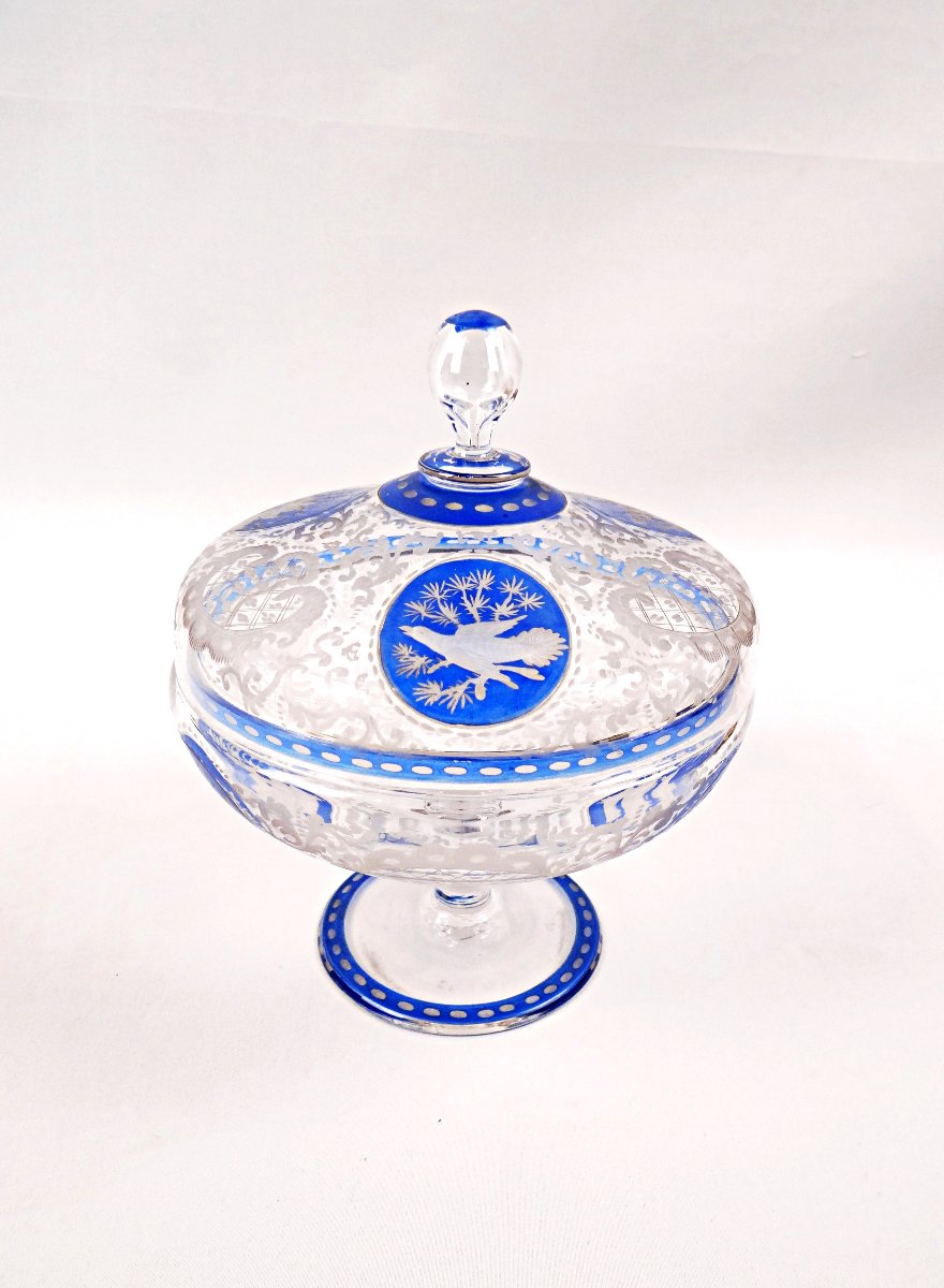 19th-century Bohemian Glass Candy Dish On A Foot, Engraved With Rocaille And Foliage Motifs-photo-3