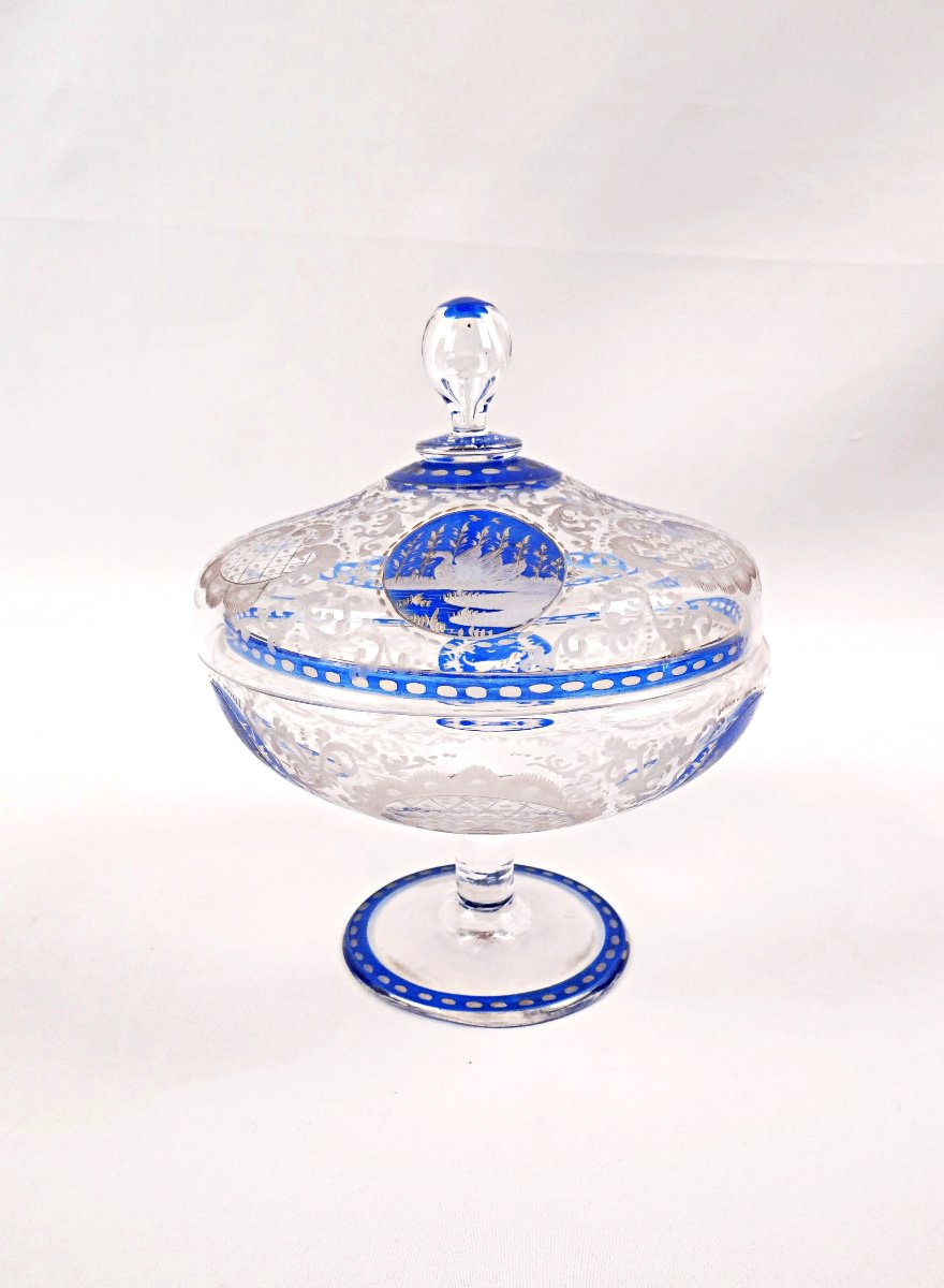 19th-century Bohemian Glass Candy Dish On A Foot, Engraved With Rocaille And Foliage Motifs-photo-3