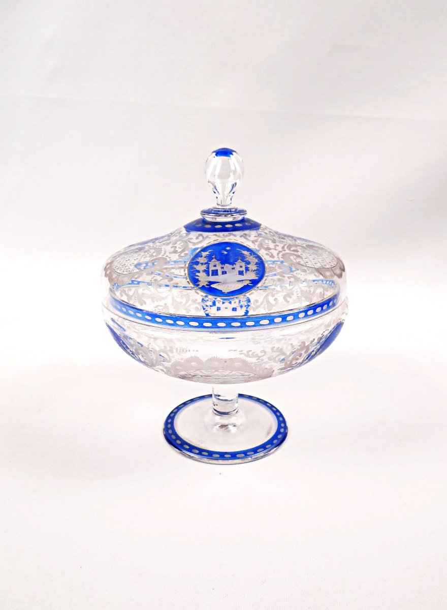 19th-century Bohemian Glass Candy Dish On A Foot, Engraved With Rocaille And Foliage Motifs-photo-4