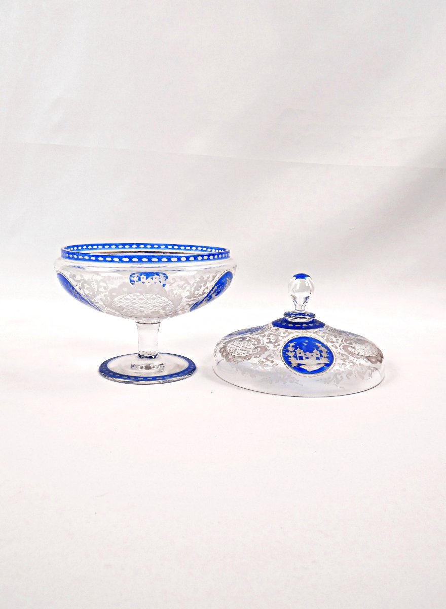 19th-century Bohemian Glass Candy Dish On A Foot, Engraved With Rocaille And Foliage Motifs-photo-5