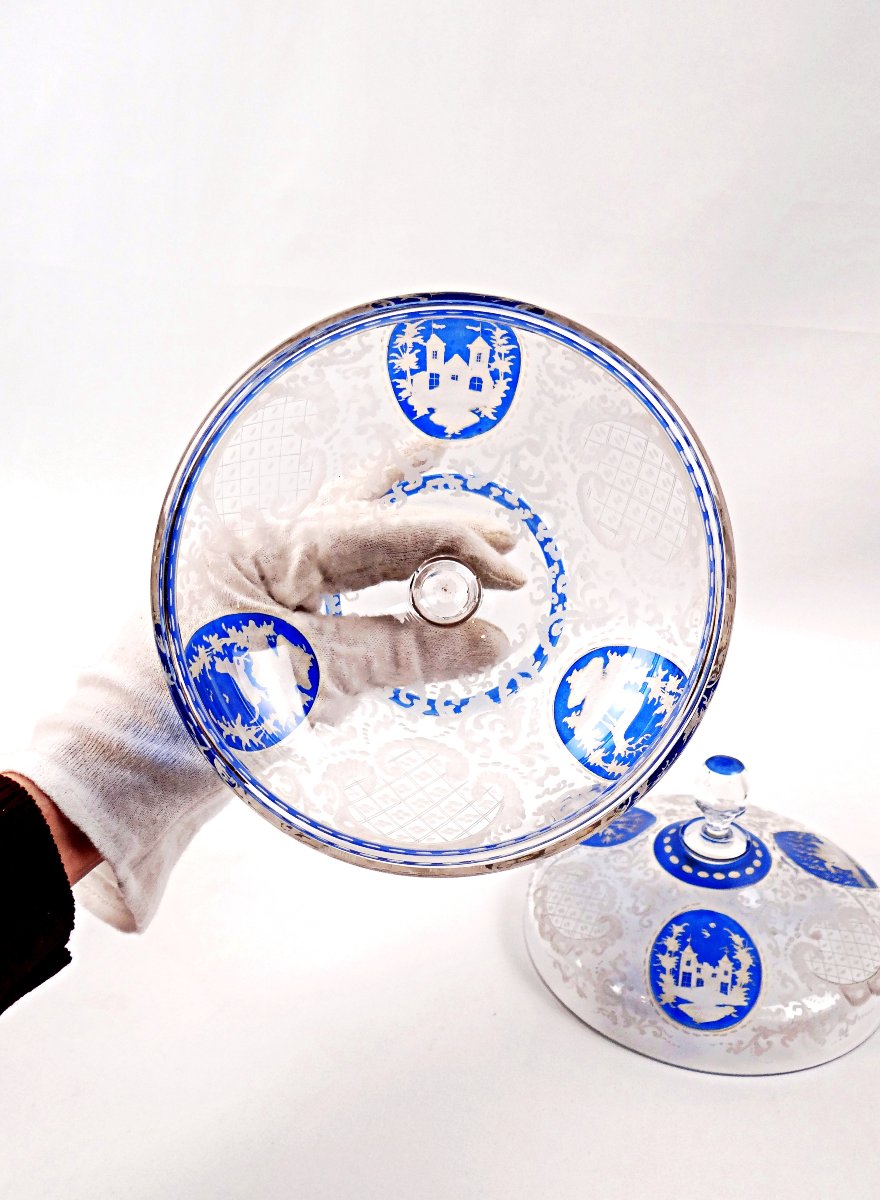 19th-century Bohemian Glass Candy Dish On A Foot, Engraved With Rocaille And Foliage Motifs-photo-6