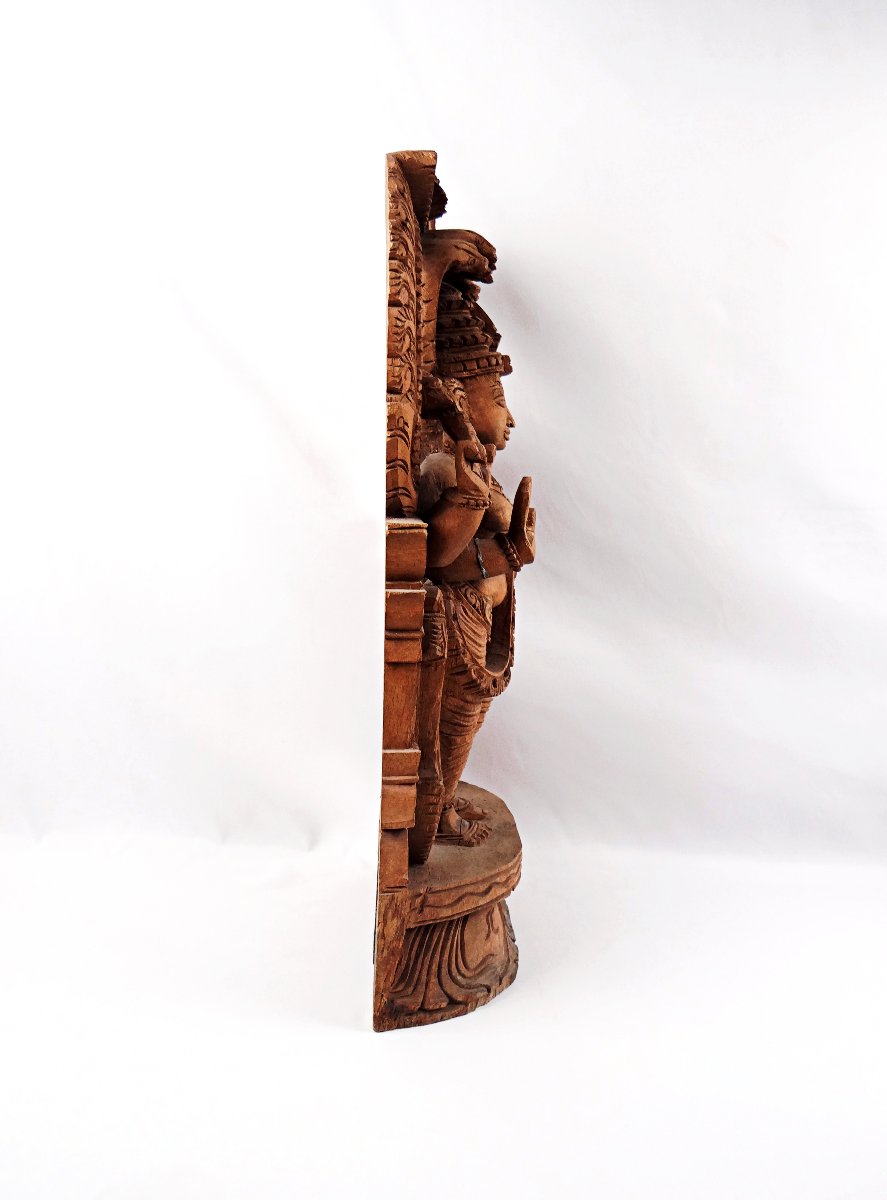 Sculpture Vaishnavi aux naga en bois artisanat religieux népalais milieu XXe-photo-4