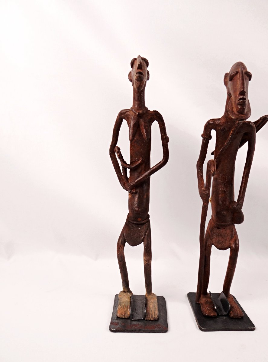 Paire de sculpture en bronze africain le marcheur et la maternité milieu XXe-photo-2