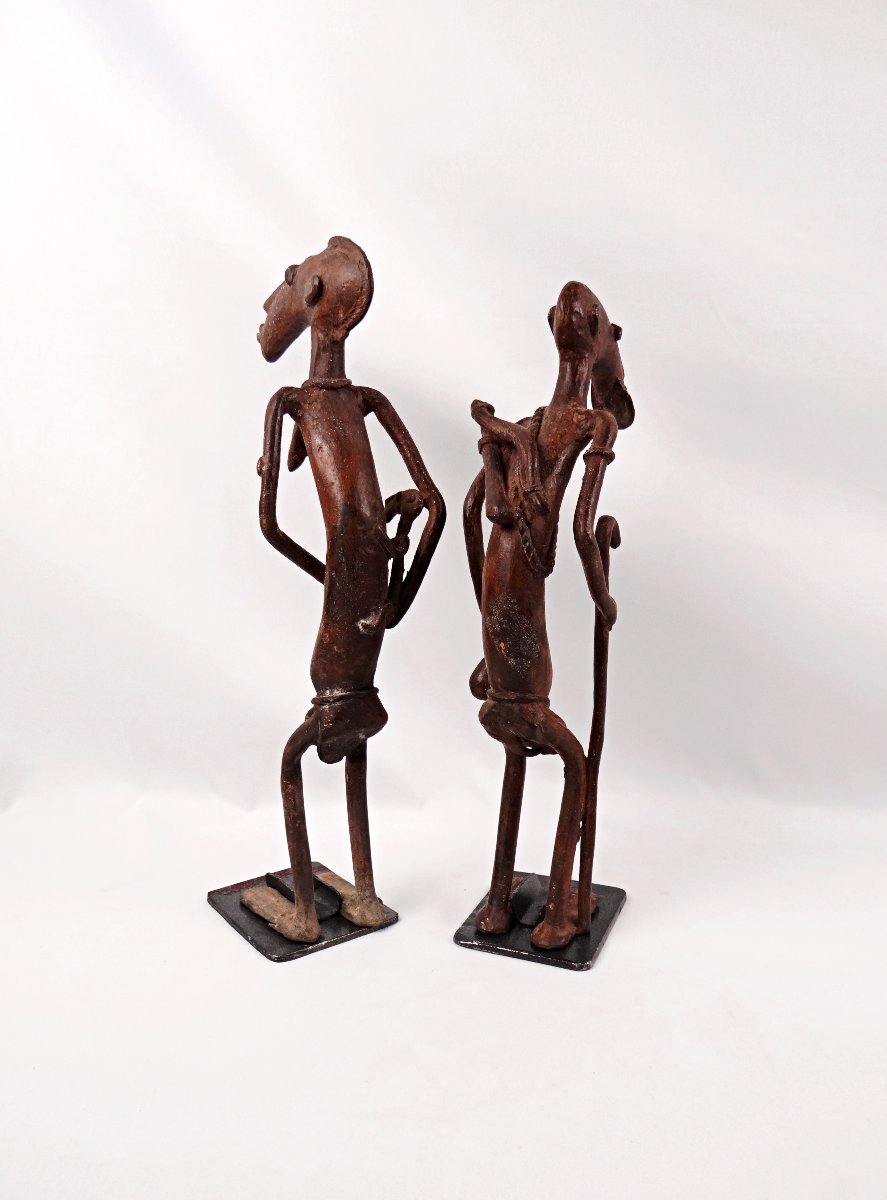 Paire de sculpture en bronze africain le marcheur et la maternité milieu XXe-photo-2