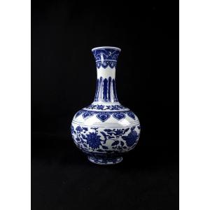 Royal Blue And White Peony Vase In The Style Of Ming Porcelain, Qing Period, 19th Century
