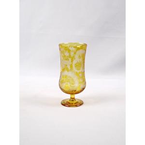 Verre à eau en cristal de bohème jaune à décor floral fin XIXème
