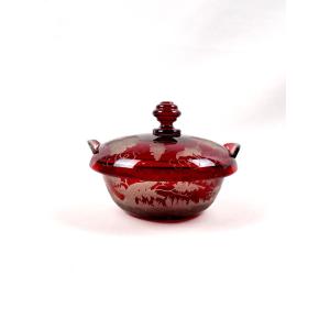 Bonbonnière en verre de bohème rouge à décor de vignes & scène de chasse XIXème