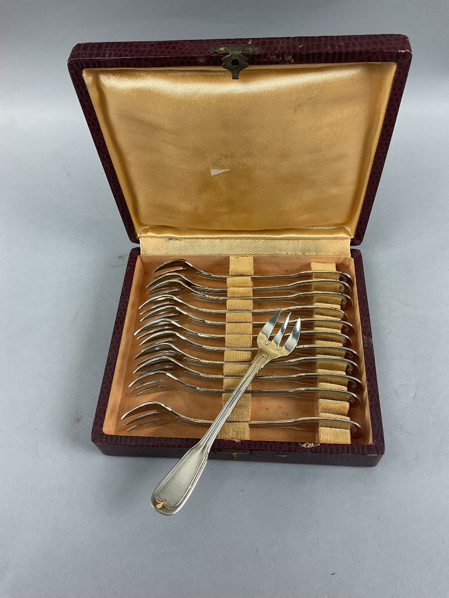 12 Oyster Forks, Net Model 
