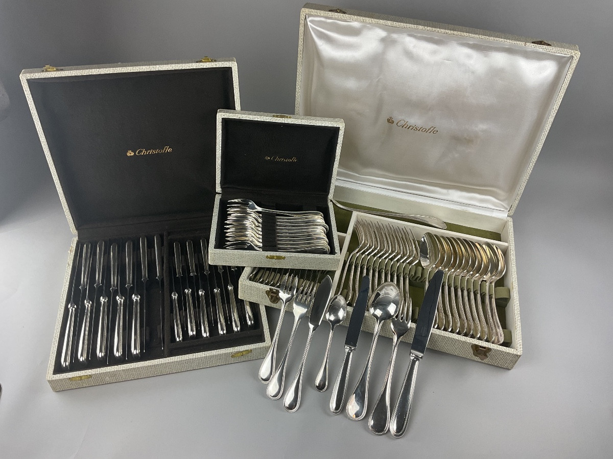 Ménagère Christofle modèle Perle de 97 pièces 