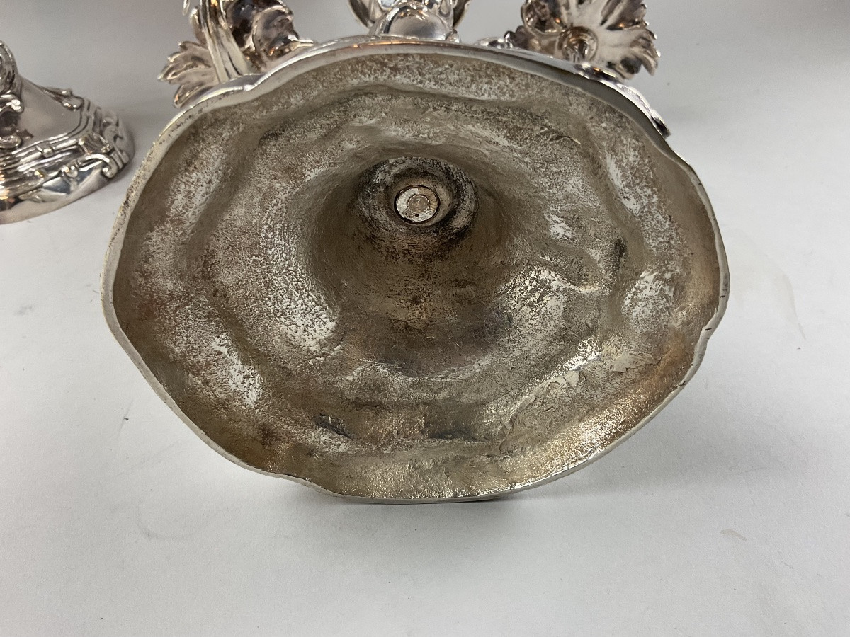 Paire de flambeaux en bronze argenté style Louis XV-photo-1