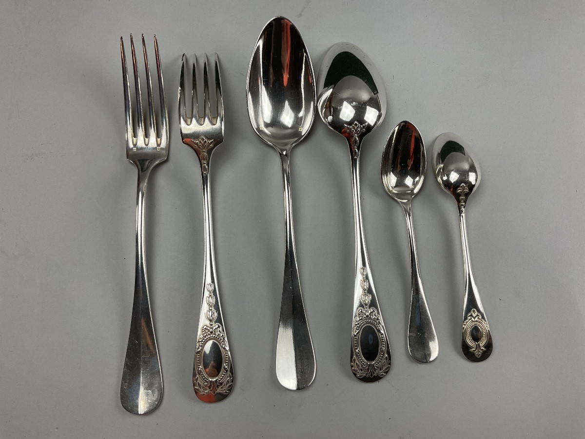 36-piece Silver-plated Baguette Medallion-shaped Cutlery Tray-photo-2