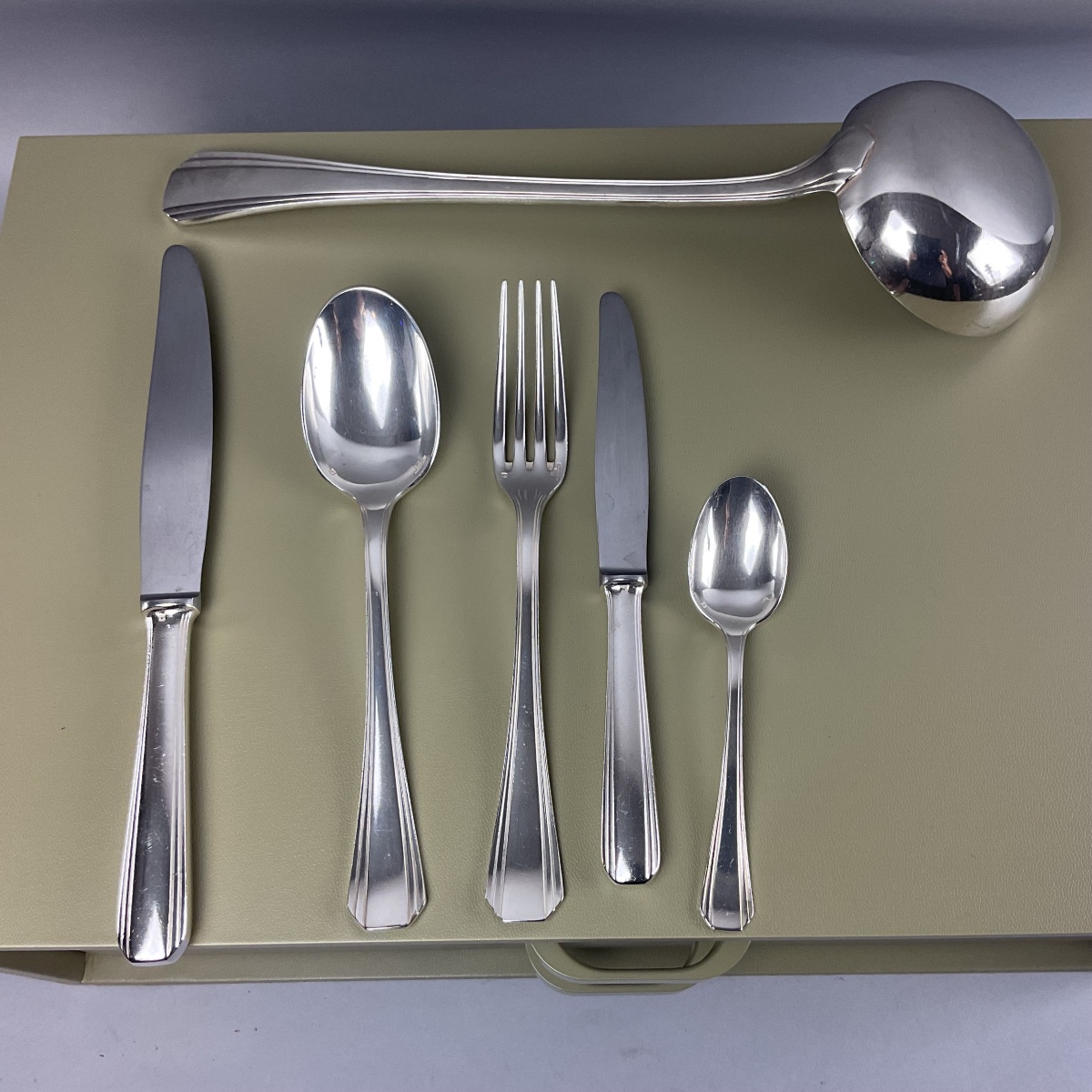 Christofle "boréal" 60-piece Dinner Set 
