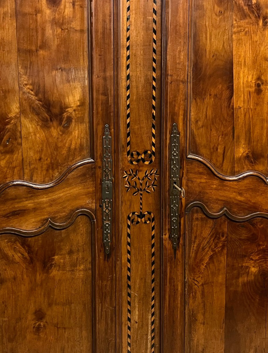 Boiserie de portes anciennes vendéennes en merisier 18 ème-photo-3