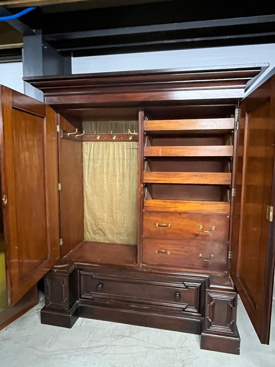 Victorian Mahogany Hunting Wardrobe -photo-4