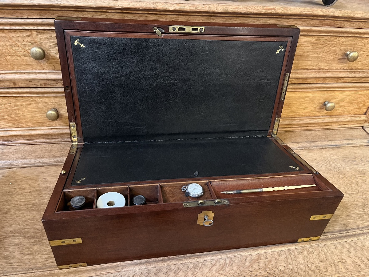 Coffret écritoire de voyages marine en acajou XIX ème 