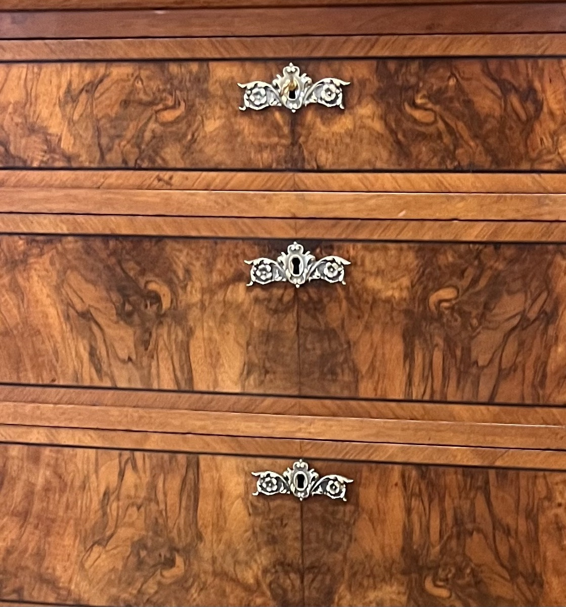 Walnut Chest Of Drawers-photo-4