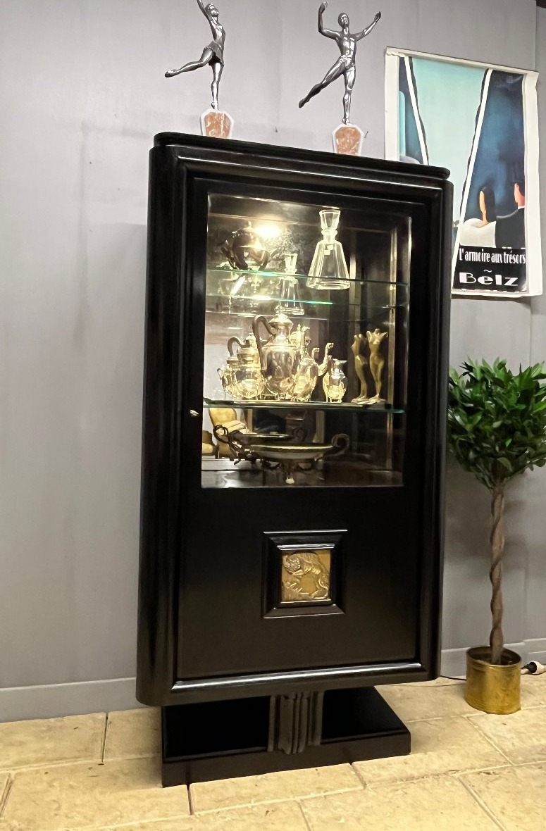 Art Deco Silver Display Case With A Black Patina -photo-2