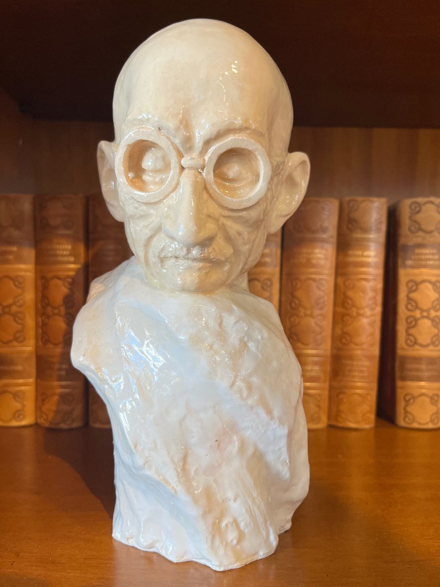  Terracotta Sculpture By Raymond Raffour: A Bust Of "gandhi" -photo-3