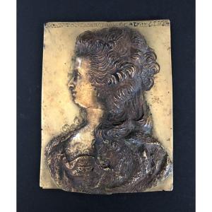 Plaque  En  Bronze  Fin   XVIII Siècle  à L éffigie  De  Marie  Antoinette  Finement Ciselée