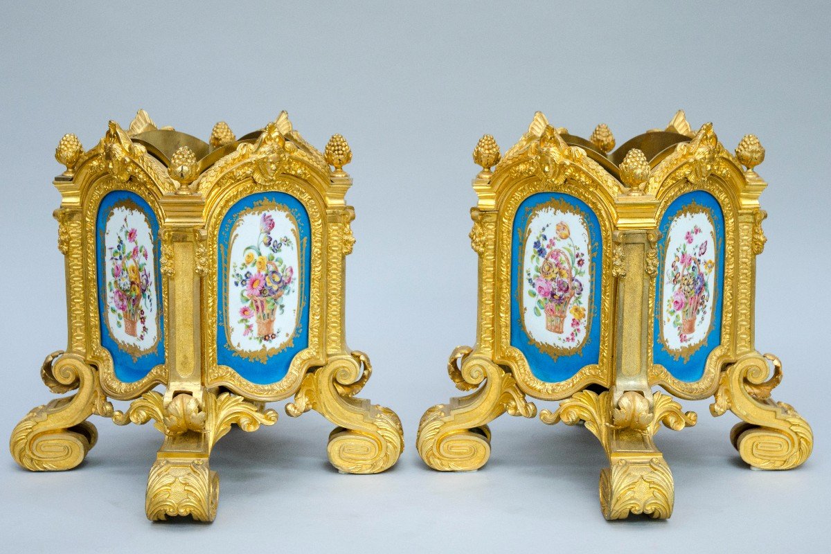 Beautiful Pair Of Jardinières, Porcelain Mounted On Gilt Bronze, Sèvres Style, Paris 19th Century-photo-2