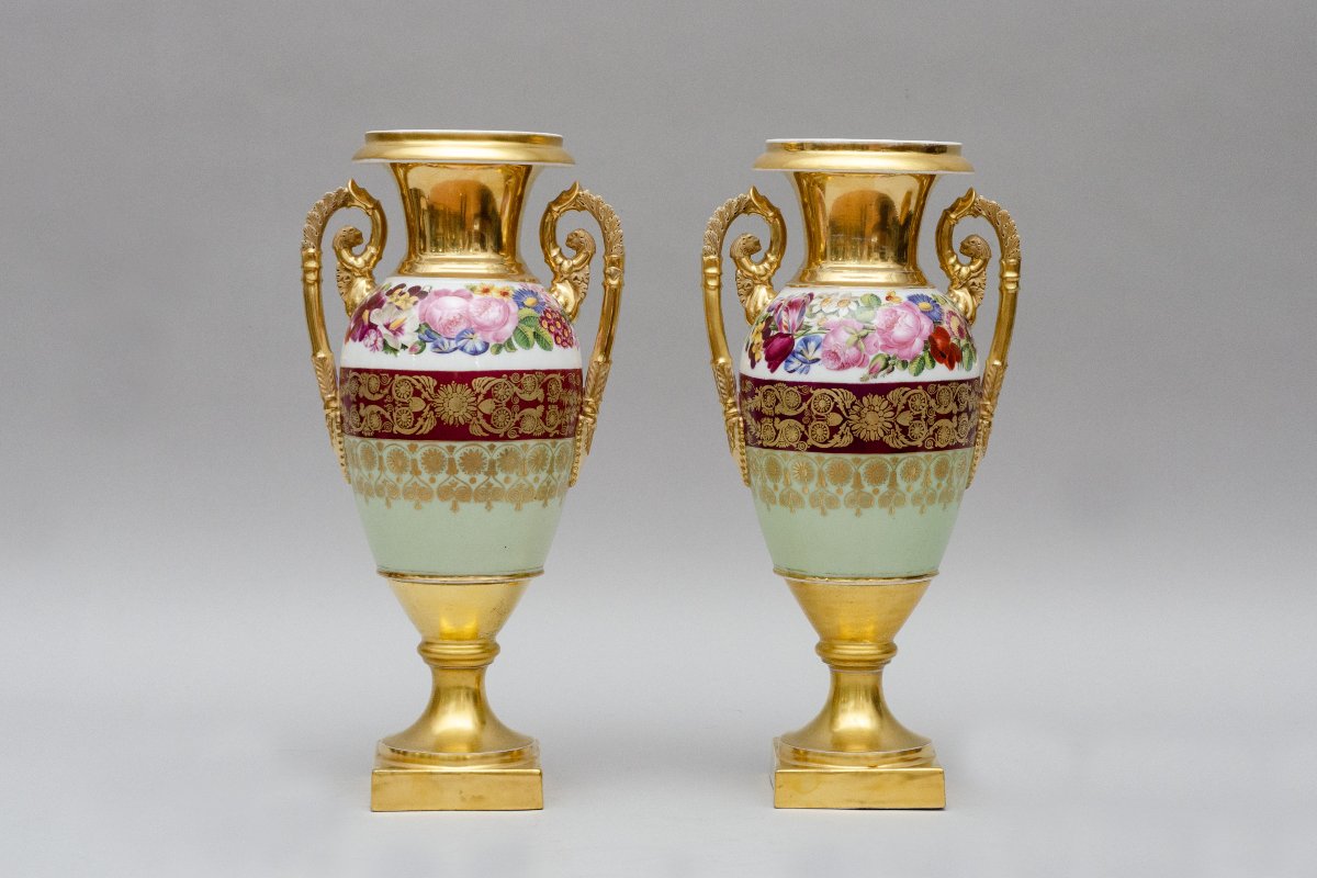 Grande paire de vases auf fleurs, porcelaine de Paris Epoque Restauration