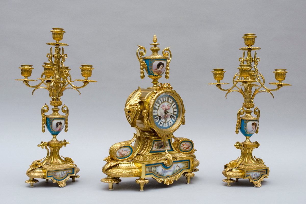 Garniture avec pendule et chandeliers, porcelaine de Sèvres et bronze doré, 19e siècle-photo-2