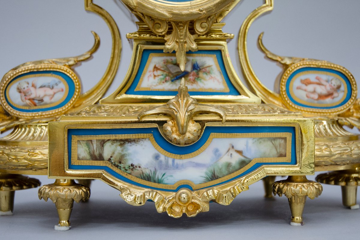 Garniture avec pendule et chandeliers, porcelaine de Sèvres et bronze doré, 19e siècle-photo-2