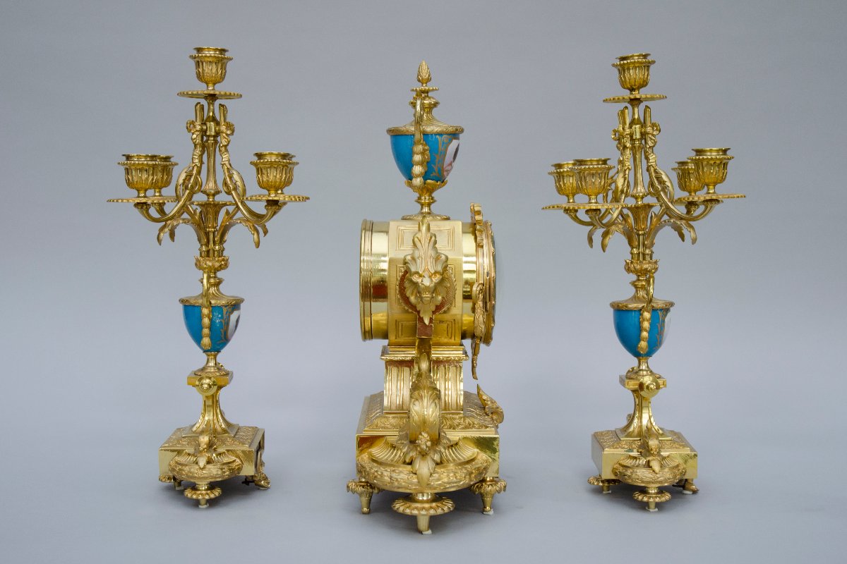 Garniture avec pendule et chandeliers, porcelaine de Sèvres et bronze doré, 19e siècle-photo-4