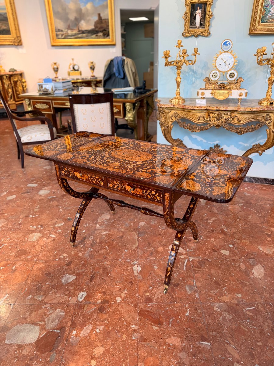 Elégante table à rabats en marqueterie hollandaise, 19e siècle