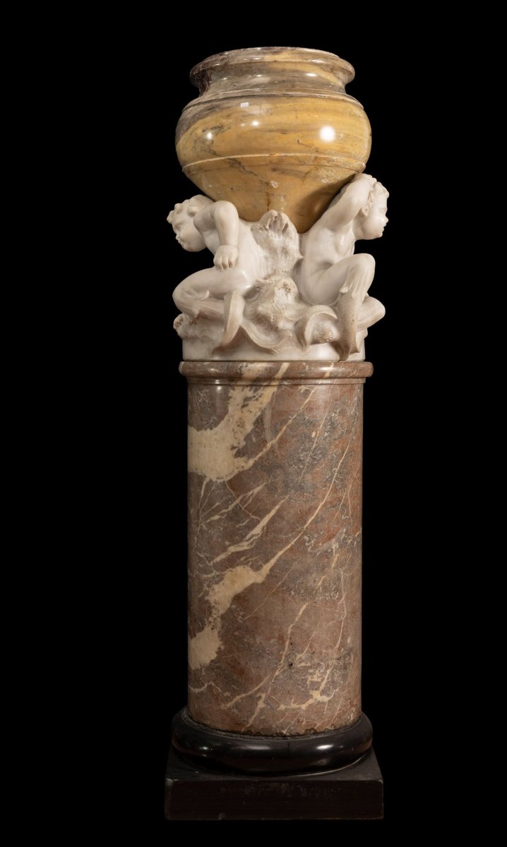 Grande vasque « aux tritons » en marbre sur colonne, 19e siècle. Jardinière-photo-4
