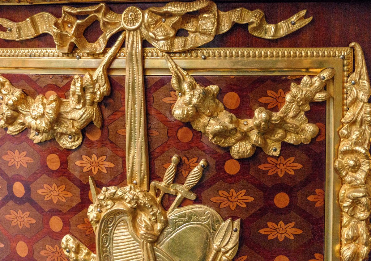Commode "aux Guerriers" After Riesener, Royal Furniture, Louis XVI, Late 19th Century-photo-7