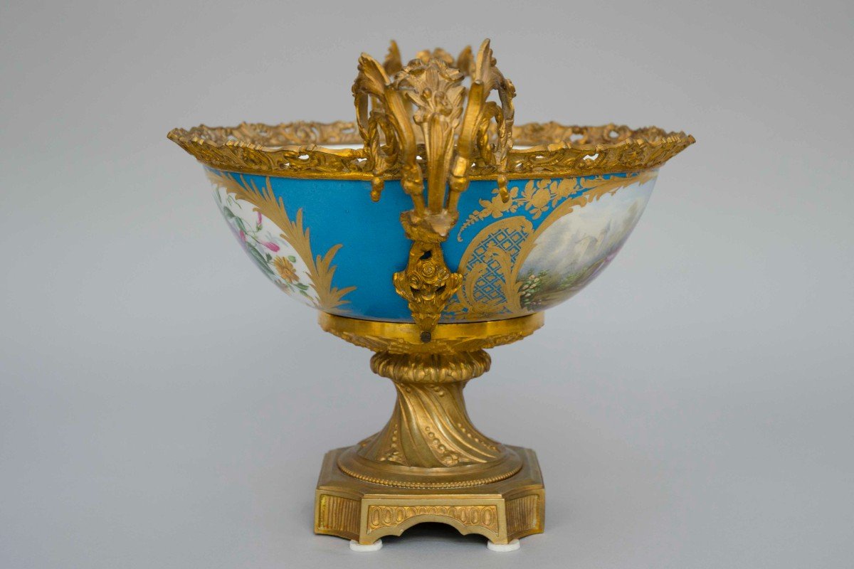 Coupe En Porcelaine Bleu Céleste De Style Sèvres, Montée Sur Bronzes Dorés, France 19e Siècle-photo-5