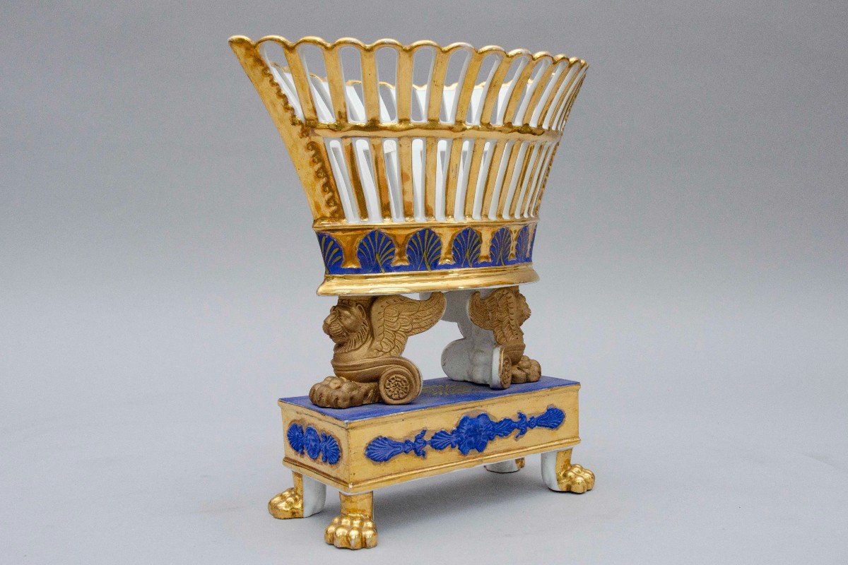 Small Openworked Basket Or Cup With Winged Lions, Paris Porcelain, Circa 1830-photo-3