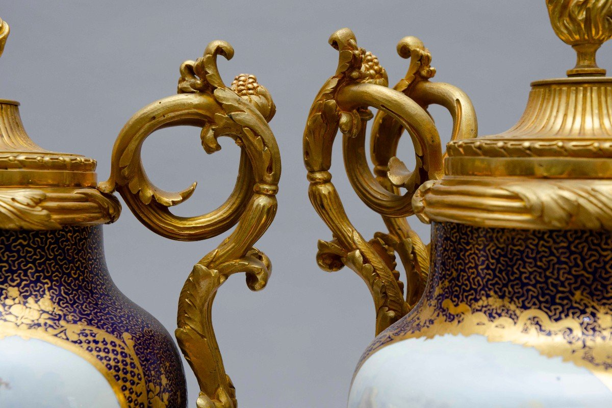 Paire De Vases Montés Sur Bronze Doré Dans Le Goût De Sèvres, Paris 19e Siècle-photo-4