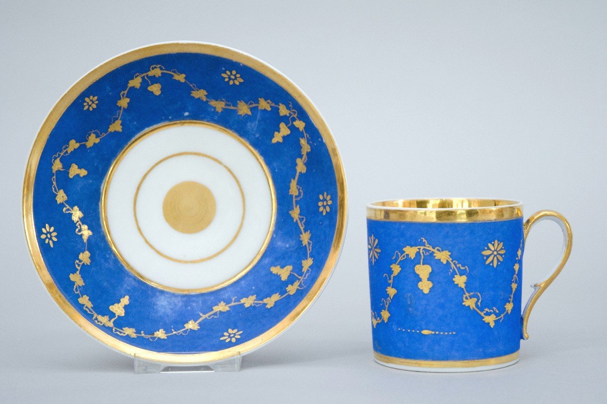 Tasse Litron Et Soucoupe Bleues Mat, à La Vigne d'Or, Empire