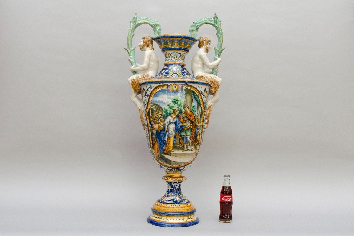 Grand Vase En Majolique Aux Tritons, Italie, 19e siècle