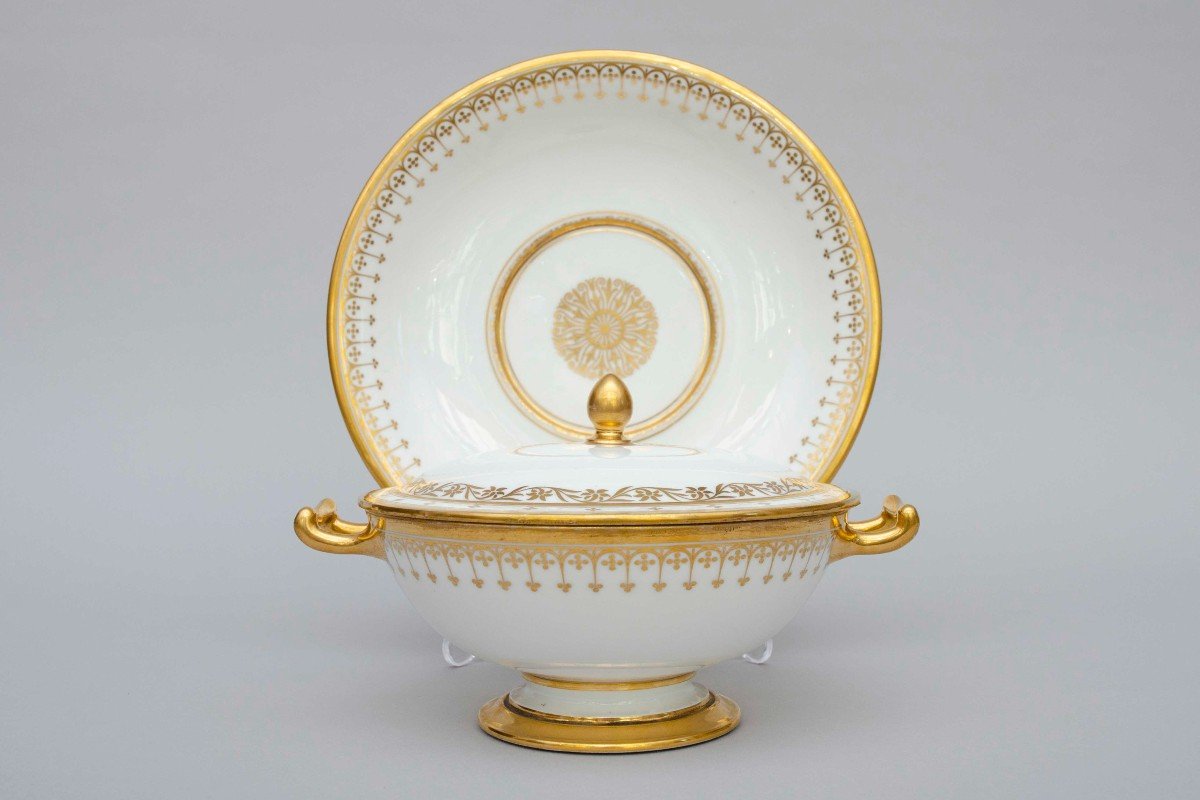 "Ecuelle à Bouillon" et sa soucoupe, porcelaine de Sèvres, blanc et or, 19e siècle-photo-4