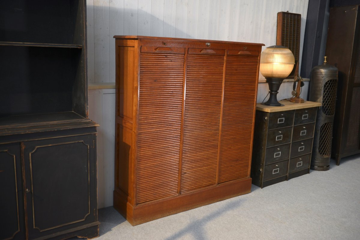 Meuble de notaire en bois à volet de la marque "Au vieux chêne" 1950's-photo-2