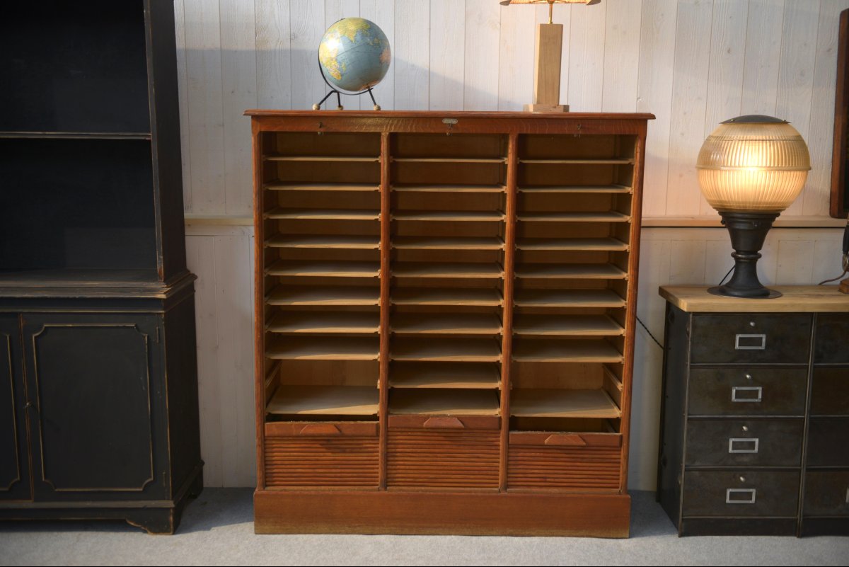 Meuble de notaire en bois à volet de la marque "Au vieux chêne" 1950's-photo-3