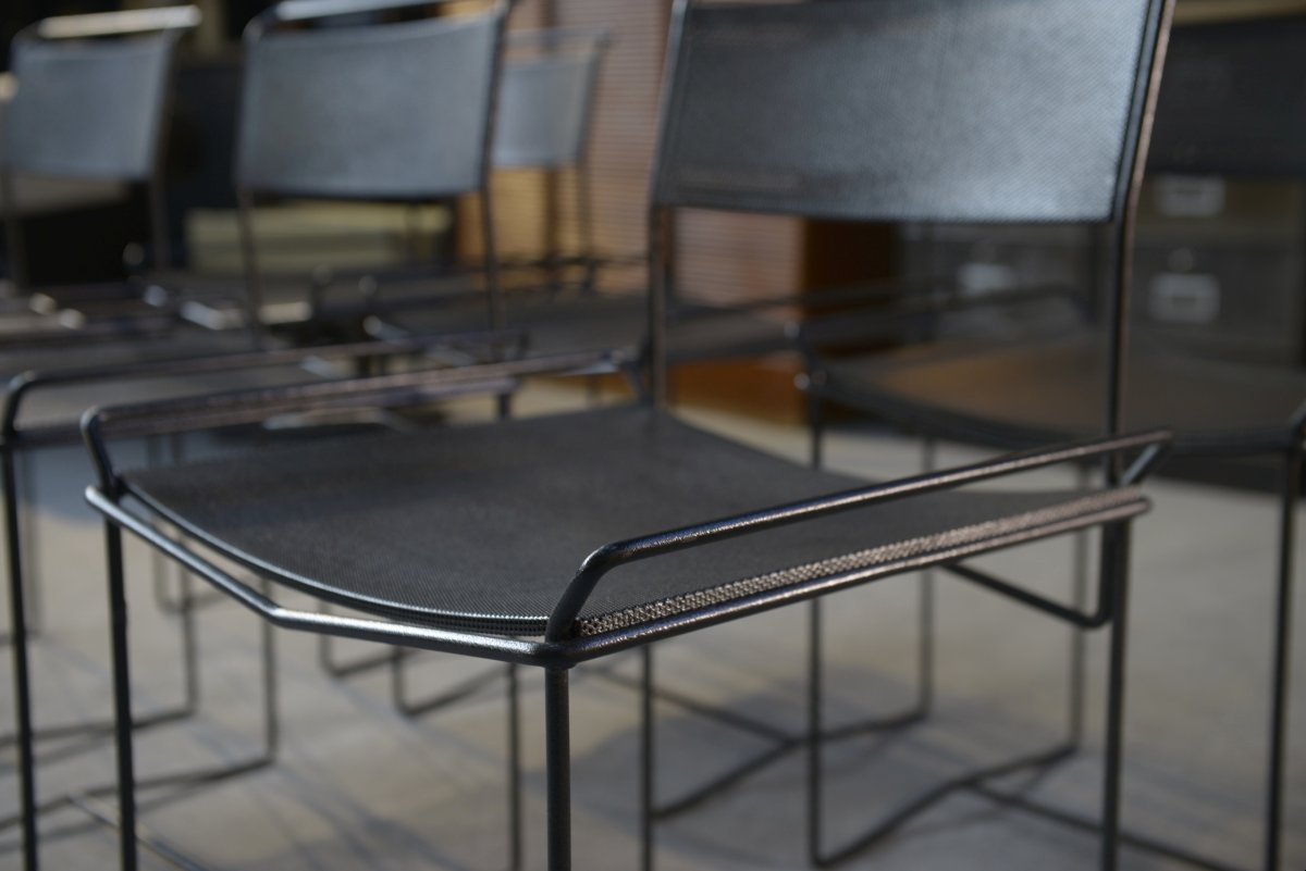 Lot de 6 chaises en acier perforé design XXème-photo-1