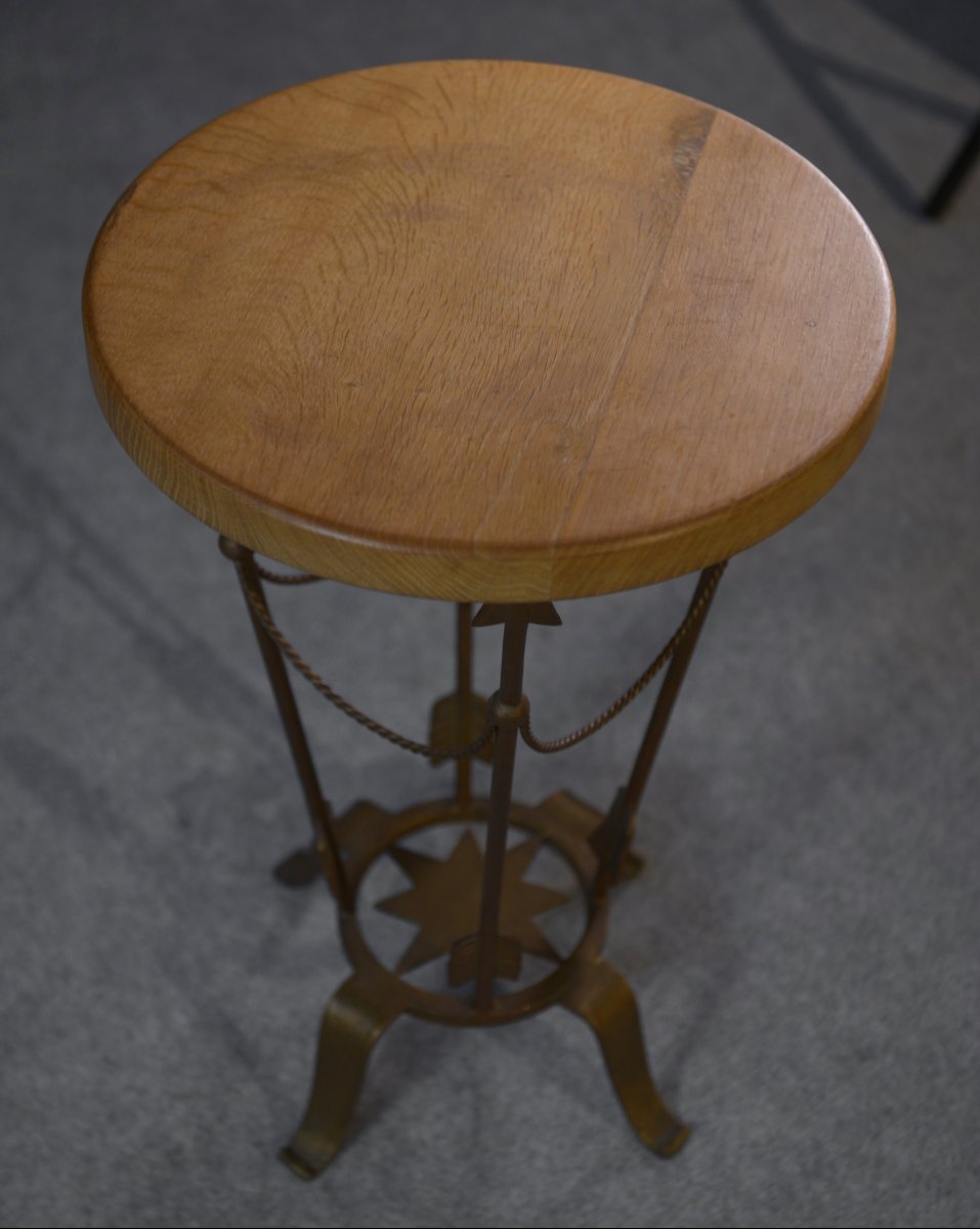 Arrow-mounted Pedestal Table-photo-2