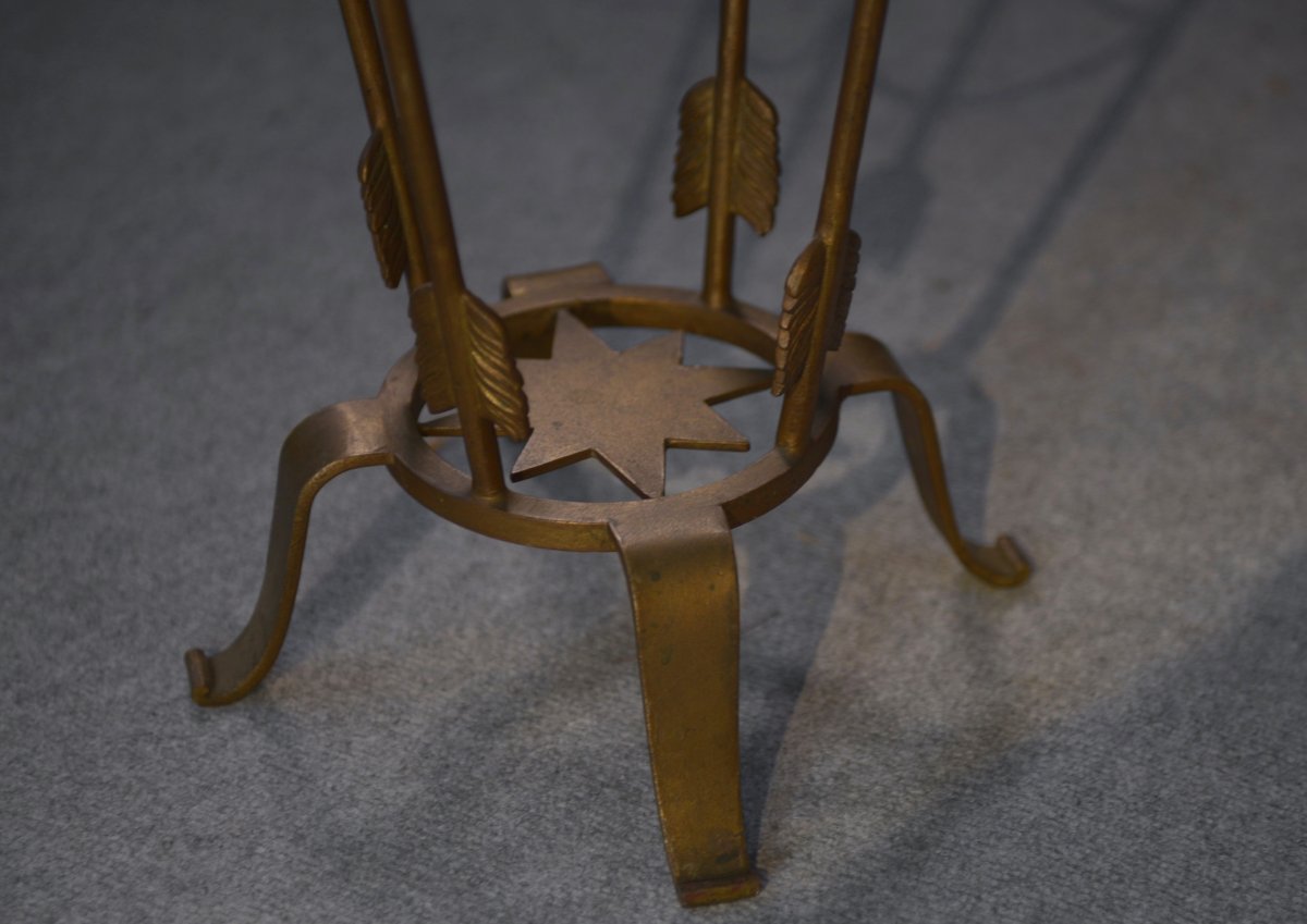 Arrow-mounted Pedestal Table-photo-4