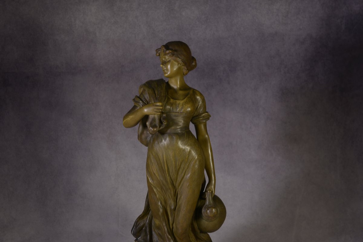Statue en terre cuite femme porteuse d'une jarre signée XX's-photo-1