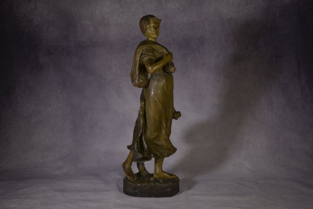 Statue en terre cuite femme porteuse d'une jarre signée XX's-photo-2