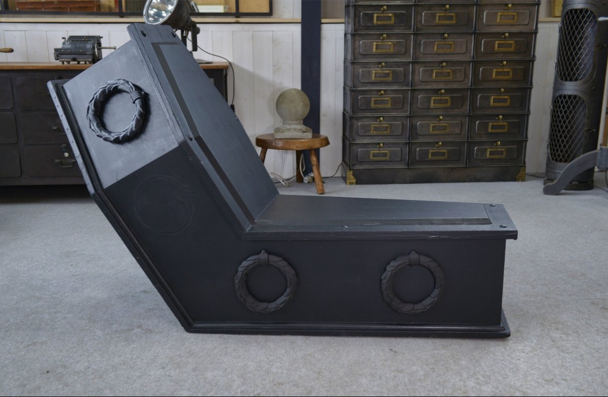 Wooden Replica Of The Work "madame Récamier De David" After René Magritte, Wooden Coffin -photo-5