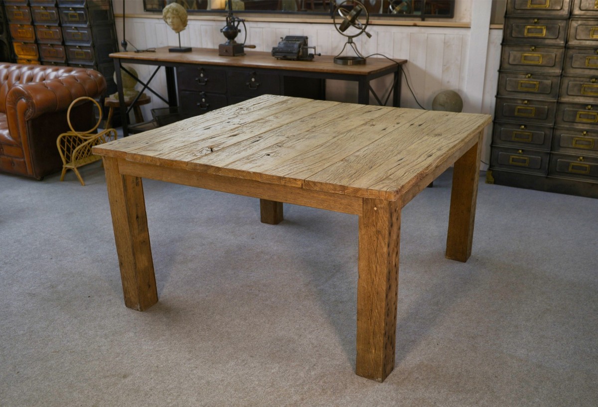 Table en chêne massif finition brossé