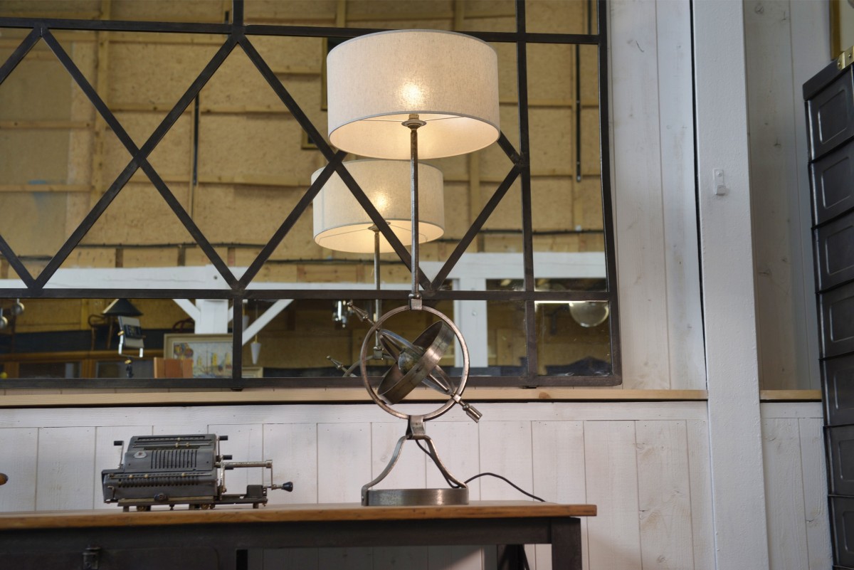 Lampe astrolabe néo-classique par Jean-Pierre Ryckaert 1960's