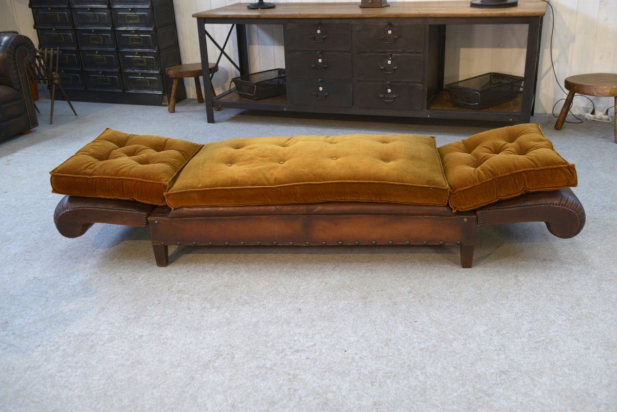 Banquette en cuir clouté vers 1920-photo-5